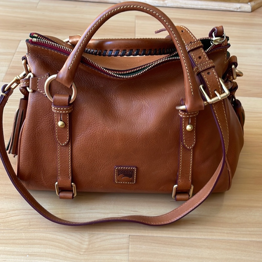 Dooney and Bourke Florentine leather small bag. In great condition